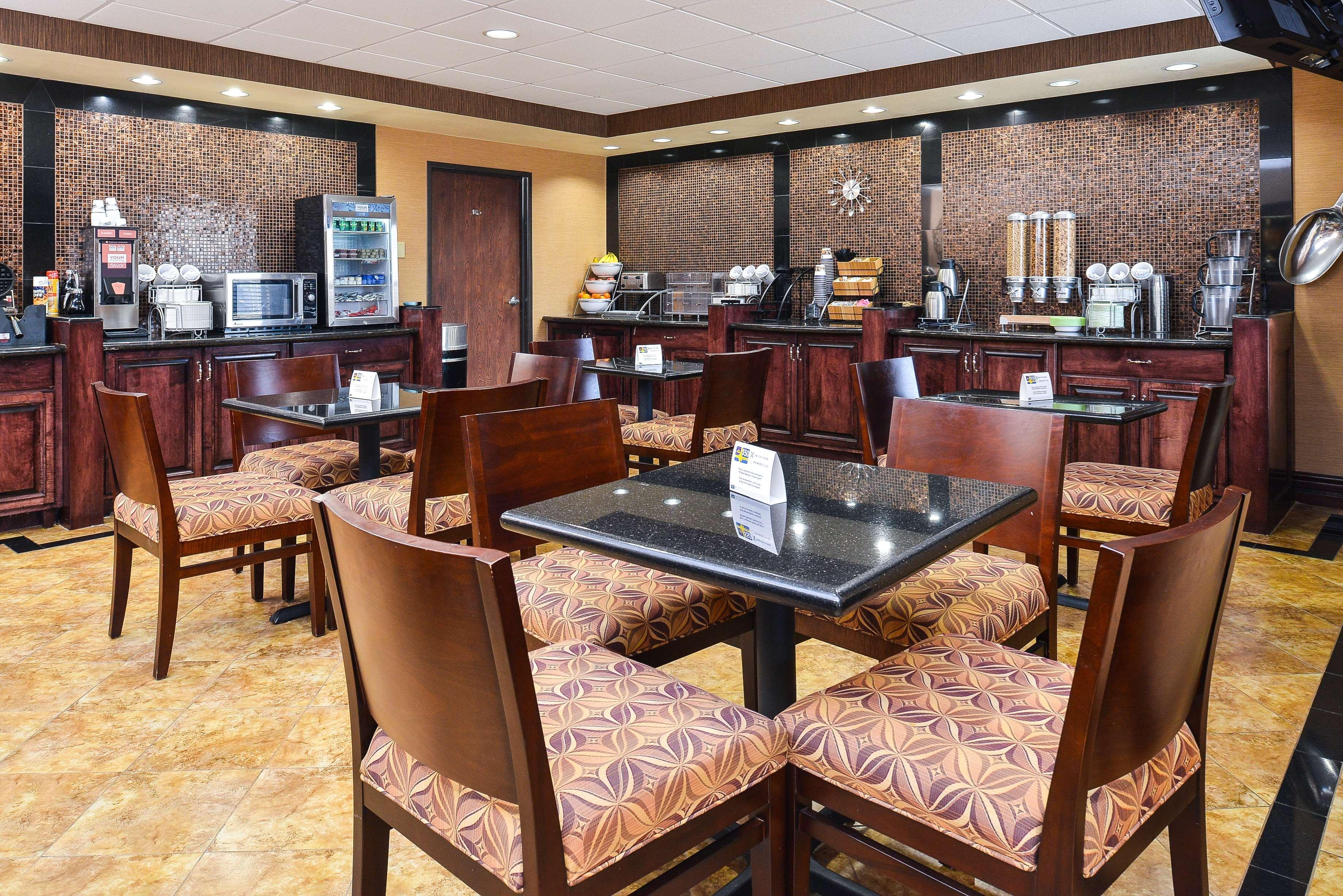Best Western Plus Midwest Inn&Suites Salina Exterior foto